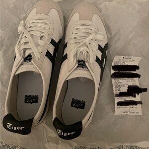 Onitsuka Tiger- Mexico 66 White and Black